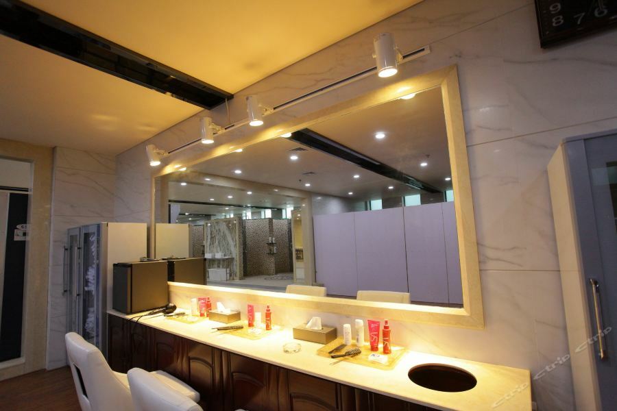 Weihai Happy Hot Spring Hotel Exterior photo