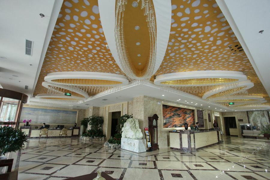 Weihai Happy Hot Spring Hotel Exterior photo